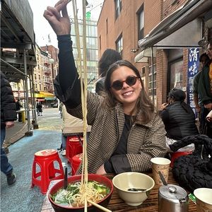 Meet your Posher, Taylor catherine